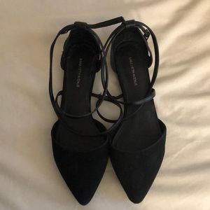 Saks Fifth Ave Daisy Flat